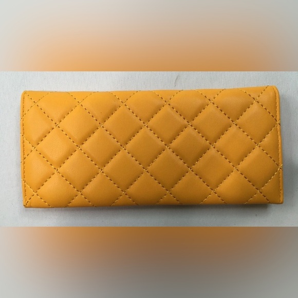 Badgley Mischka Purse Diamond Quilting Cover Wallet Vegan Leather - MSRP $49 - Picture 2 of 4